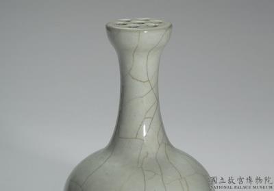 图片[2]-Flower vase with seven-hole body in green glaze, Qing dynasty, Qianlong reign (1736-1795)-China Archive